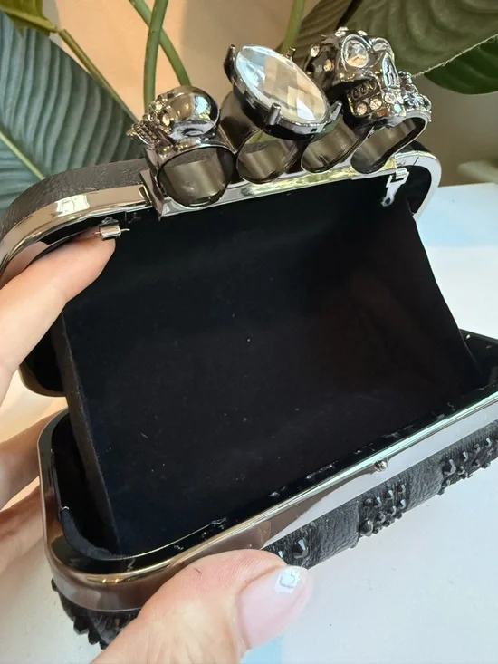 Knuckle Clutch Bag - Picture 8 of 9